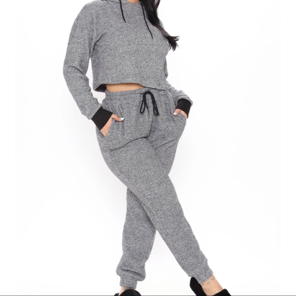 NWT 2 piece fashionnova jogger set